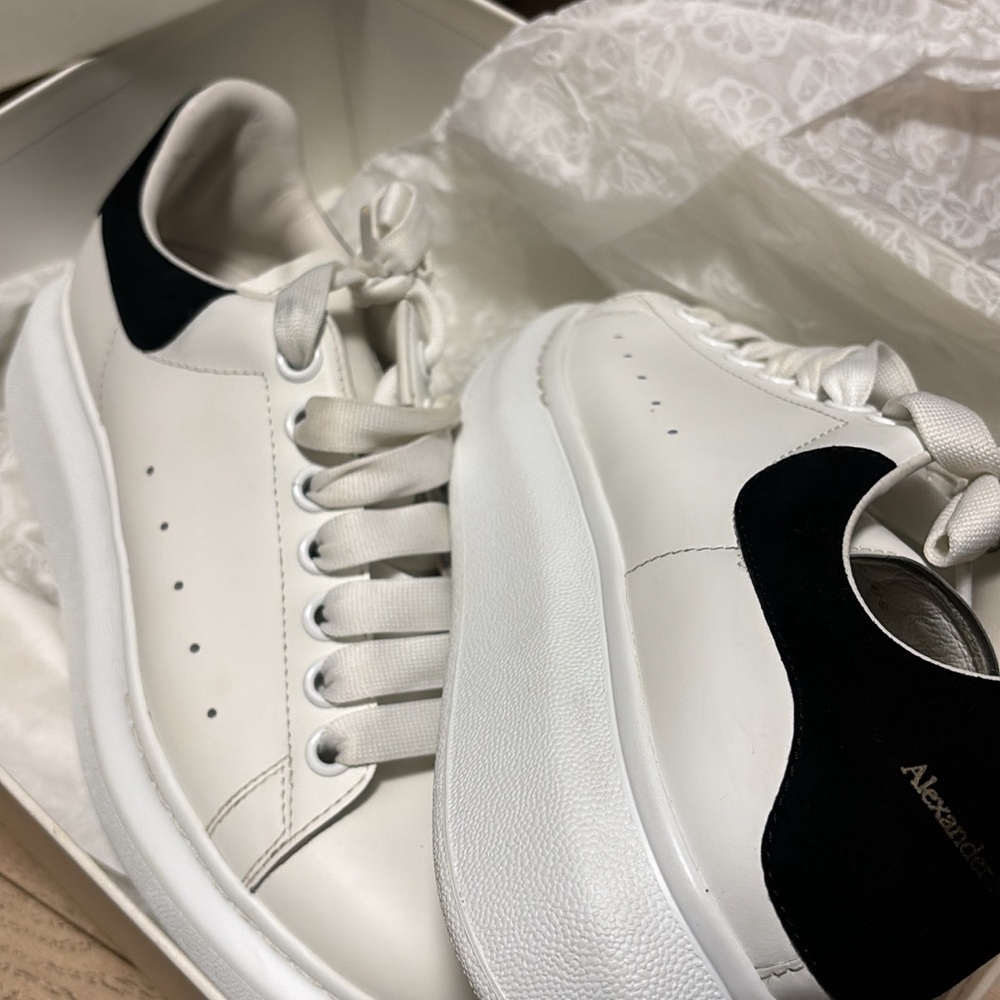 Alexander McQueen Cream and Black Men's Sneakers